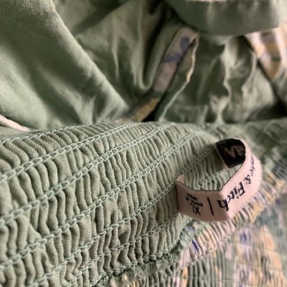 Abercrombie Poplin Knot-Front Halter Top - Picture 5 of 5